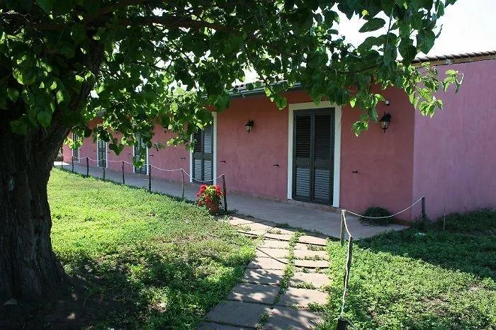 مزرعة للإقامة Agriturismo Il Pozzo Antico ماسكالي إيطاليا
